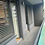 Appartement Holesovice,balkon,garaz Praag