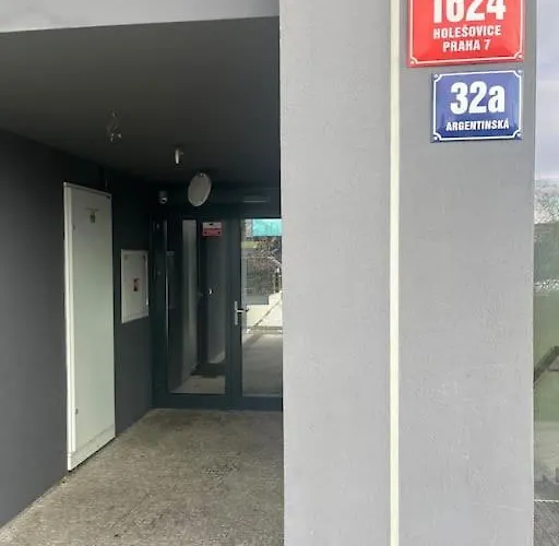 Apartmán Holesovice,balkon,garaz *