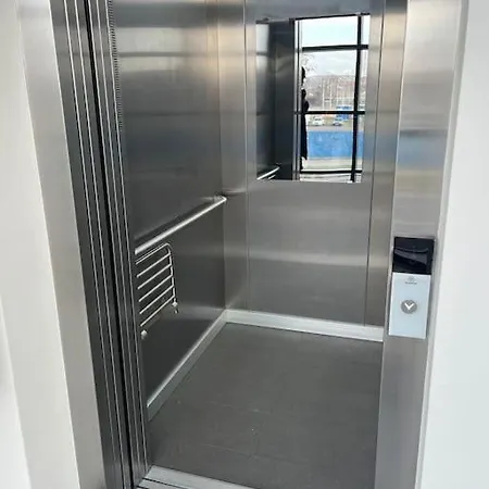 Holesovice,balkon,garaz Apartmán Praha